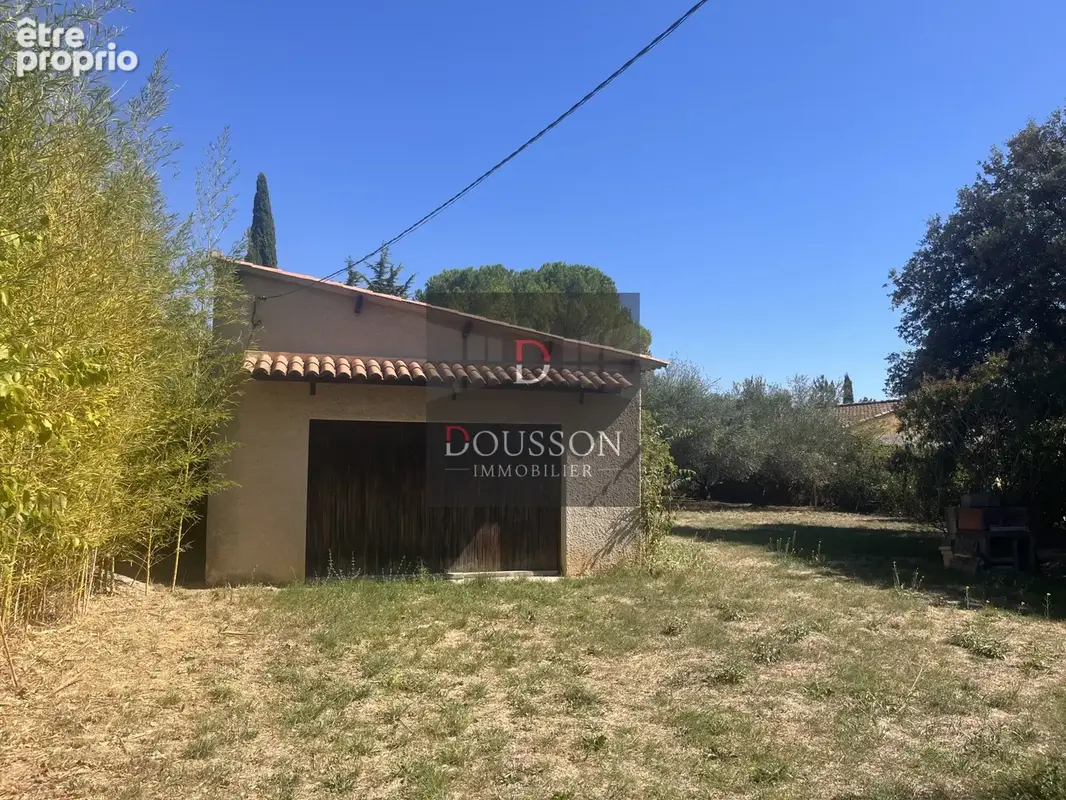 Argilliers   terrain constructible 1 390 m2 - photo 6