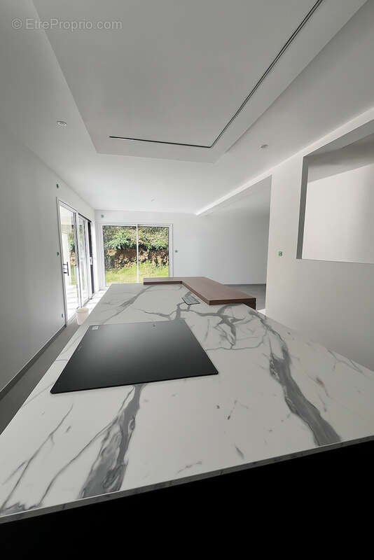 Maison à PLONEVEZ-PORZAY