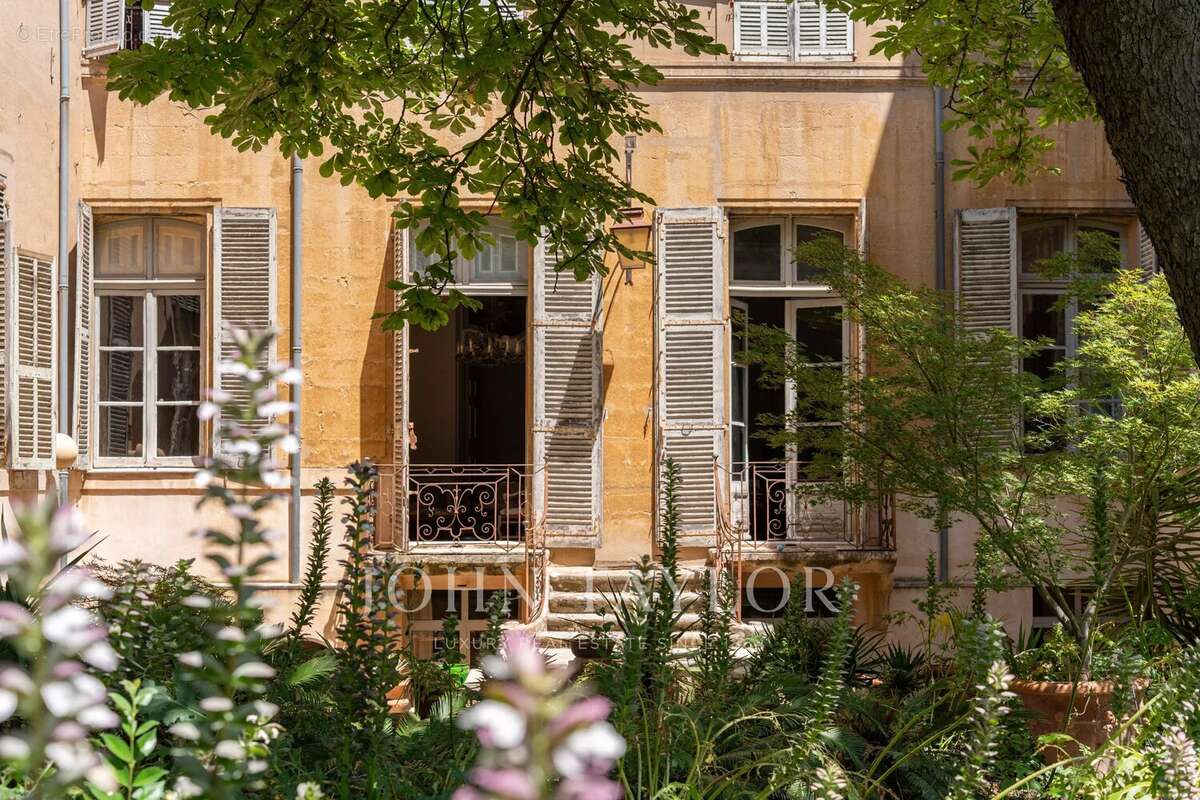 Appartement d'exception avec jardin et piscine au cœur du quartier Mazarin - photo 21