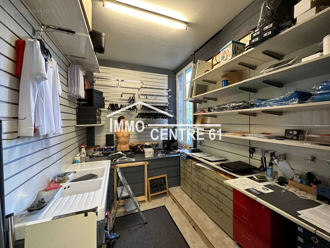 Immeuble comprenant Commerce + habitation Type T5 - photo 14