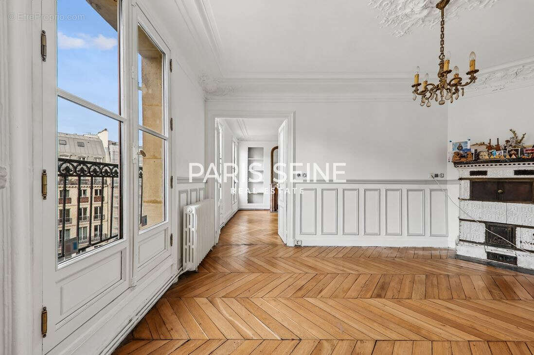 Appartement à PARIS-2E