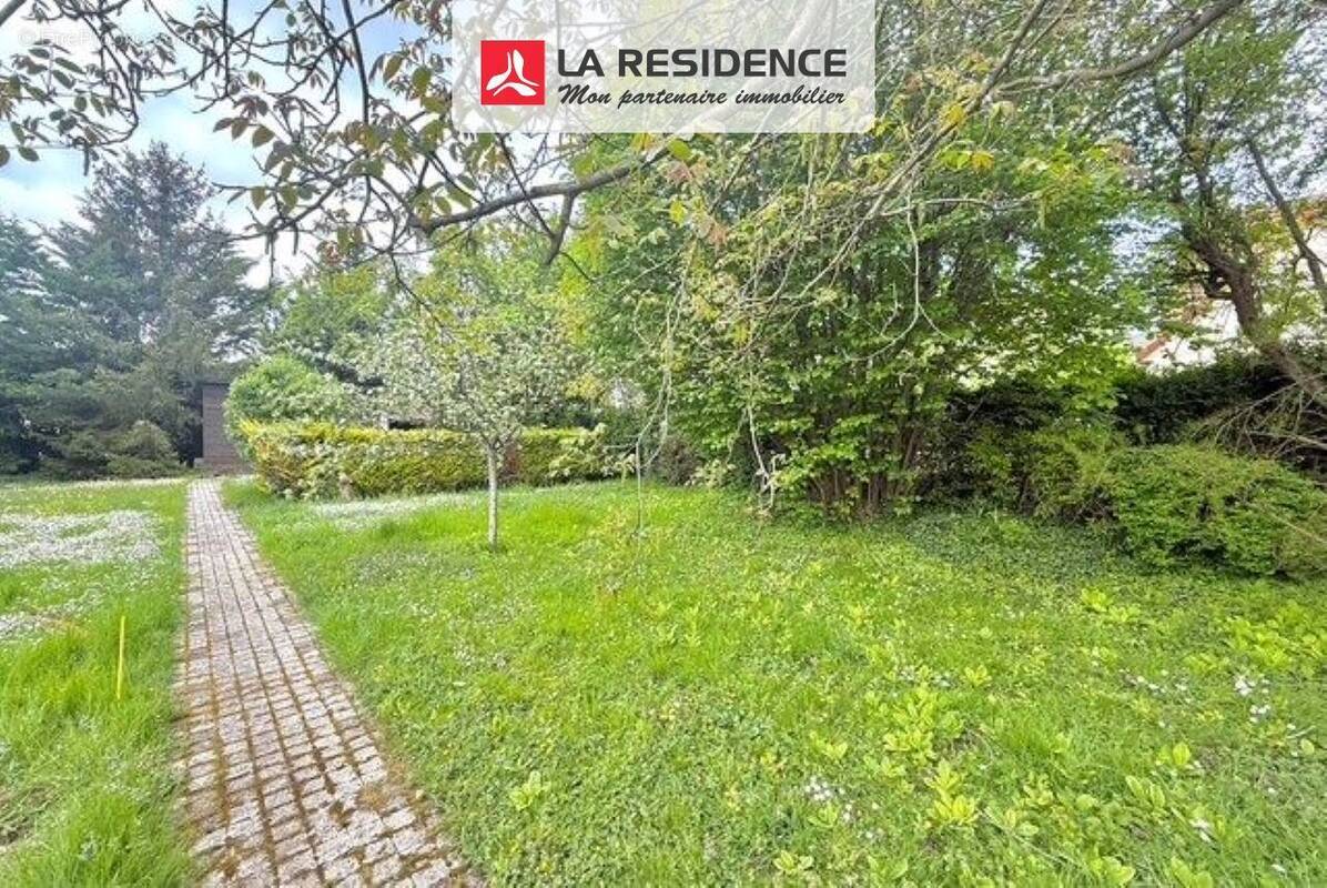 Terrain à SAINT-LEU-LA-FORET