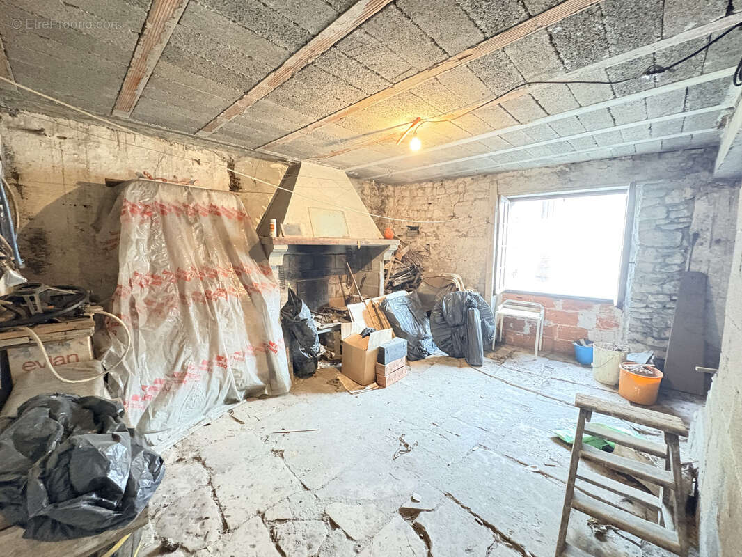 Maison à LA CALMETTE