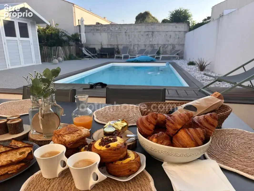 Magnifique maison familiale avec jardin et piscine chauffée-rare & prisé aux portes de la rochelle : - photo 11