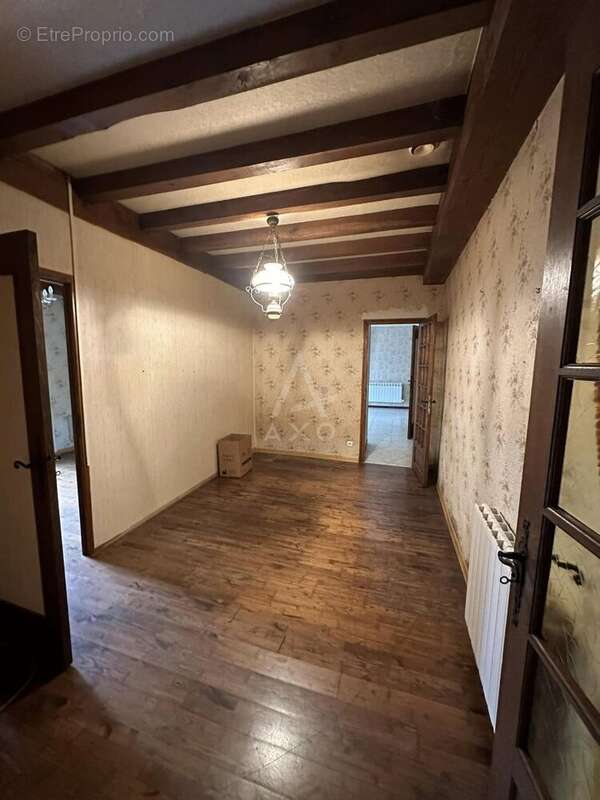 Maison à MAZEYROLLES