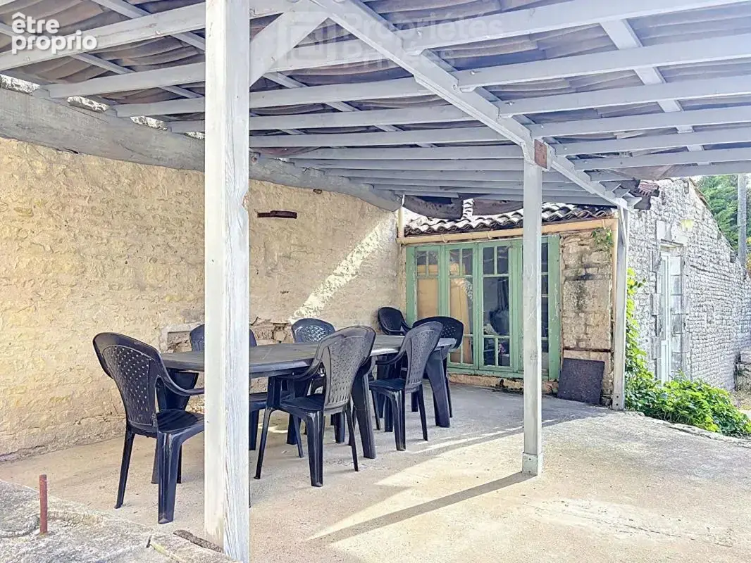 Longère de charme 135 m2 avec dépendances de 95 m2 - photo 8