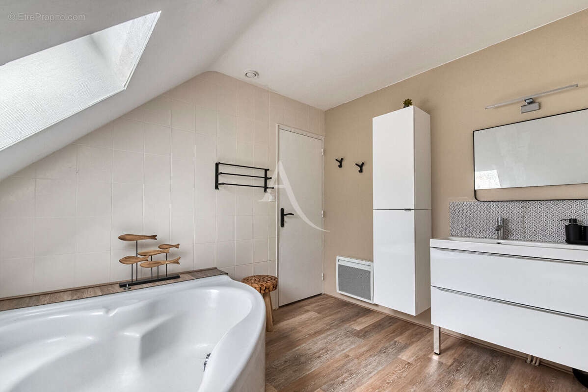 Maison à JUIGNE-SUR-LOIRE