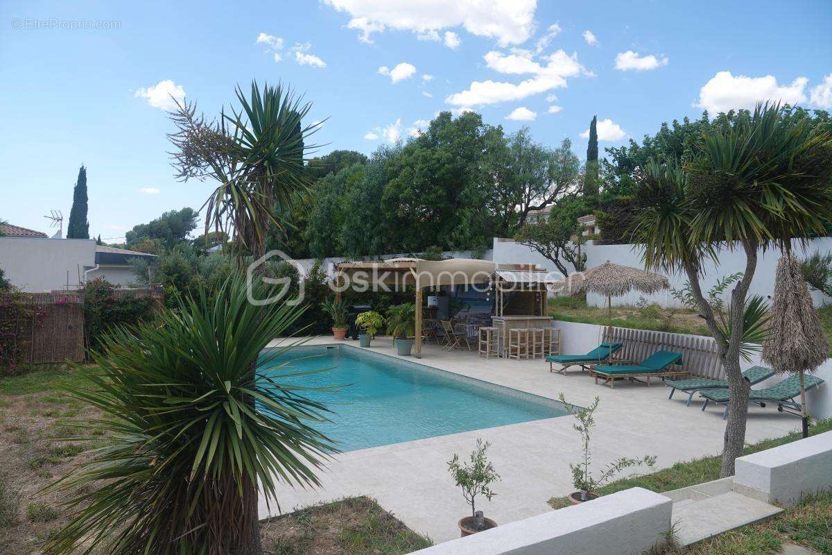 Maison individuelle de 220m2 avec 2 appartements - piscine - garage - jardin arbore - photo 2