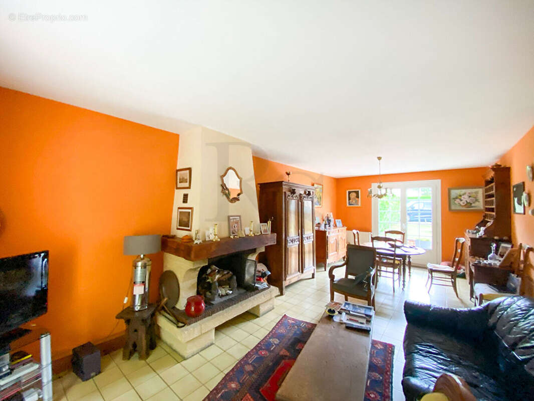 Maison à vendre à Falaise - 4 pièces, jardin, garage! - photo 3