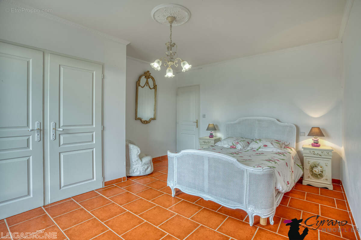 Maison à LIORAC-SUR-LOUYRE