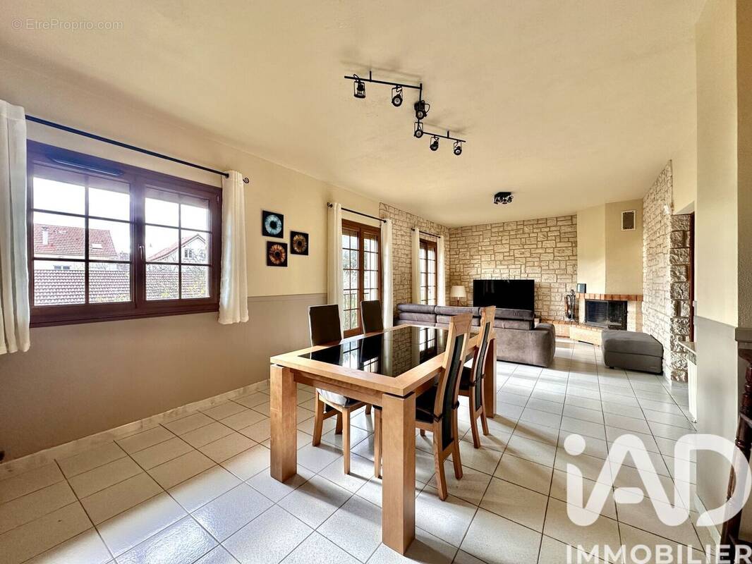 Photo 1 - Maison à VALENTON