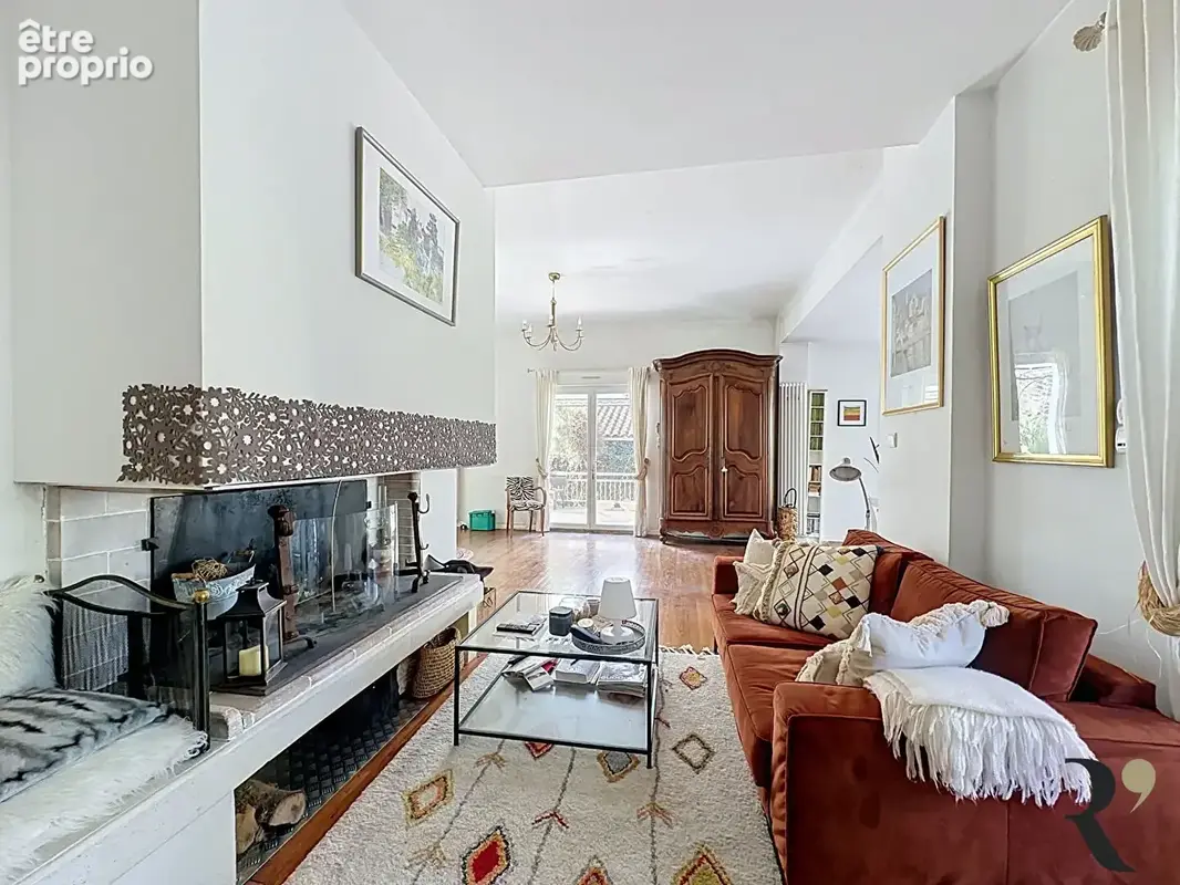 Toulouse, Cote Pavée / Maison T6 de charme 153 m² avec garage et jardin ! - photo 5