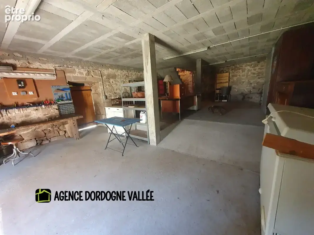 Propriété d'exception en xaintrie, 2,2 ha bois et prés attenants, dépendance ,trés bon état . - photo 19