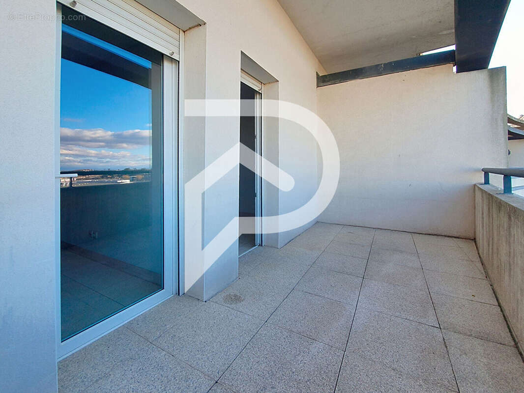 Agde capiscol -appartement t3 traversant 67 m² - double terrasse -double stationnement - photo 14