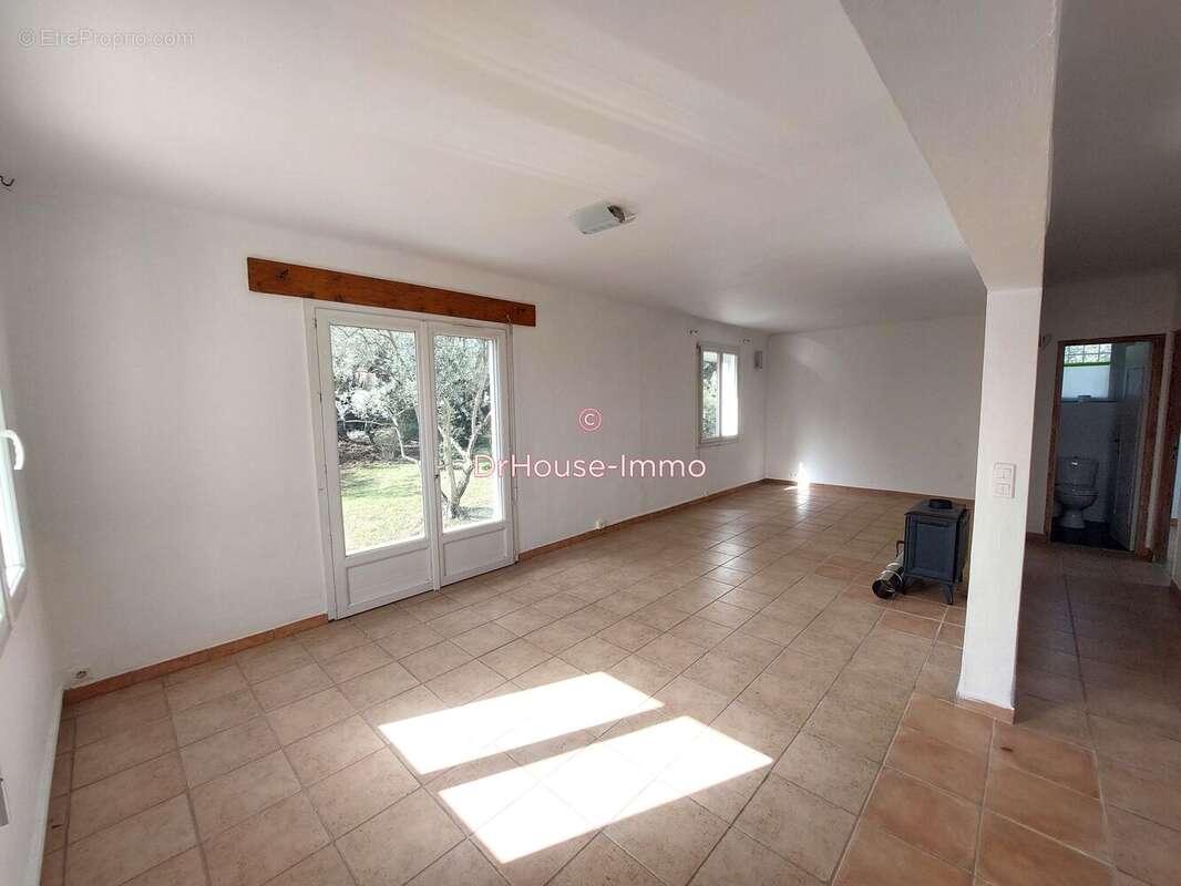 Maison à SAINT-SATURNIN-LES-APT