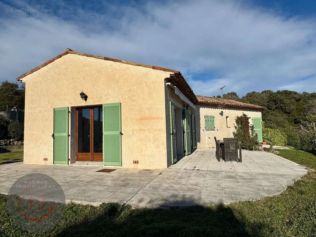 Maison à LES ADRETS-DE-L'ESTEREL