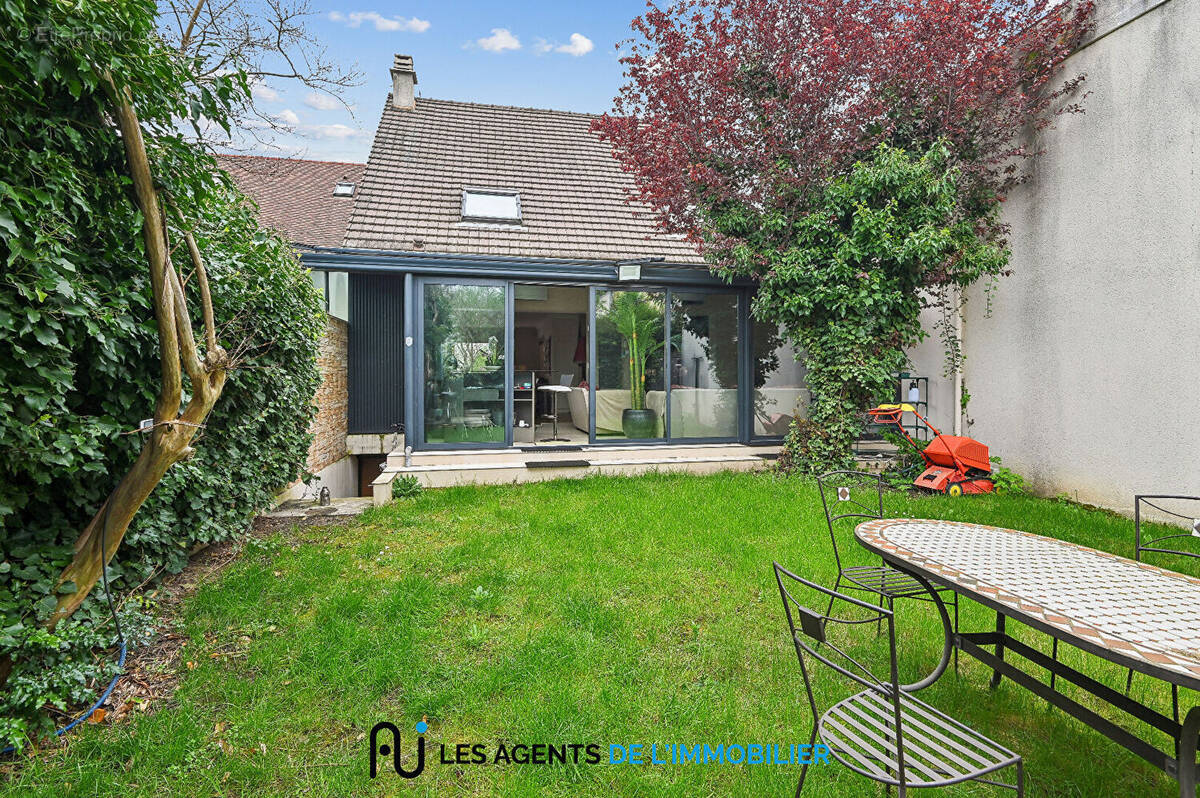 Maison à NANTERRE