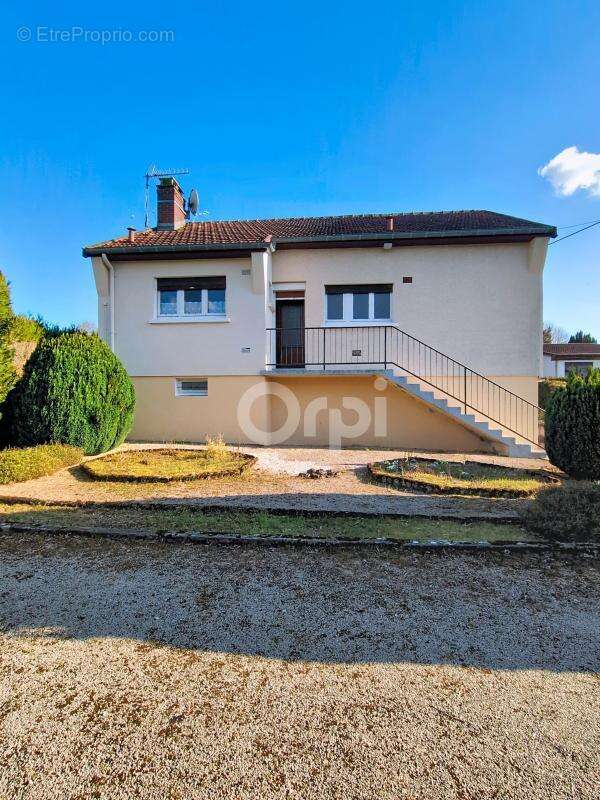 Maison à DOULAINCOURT-SAUCOURT