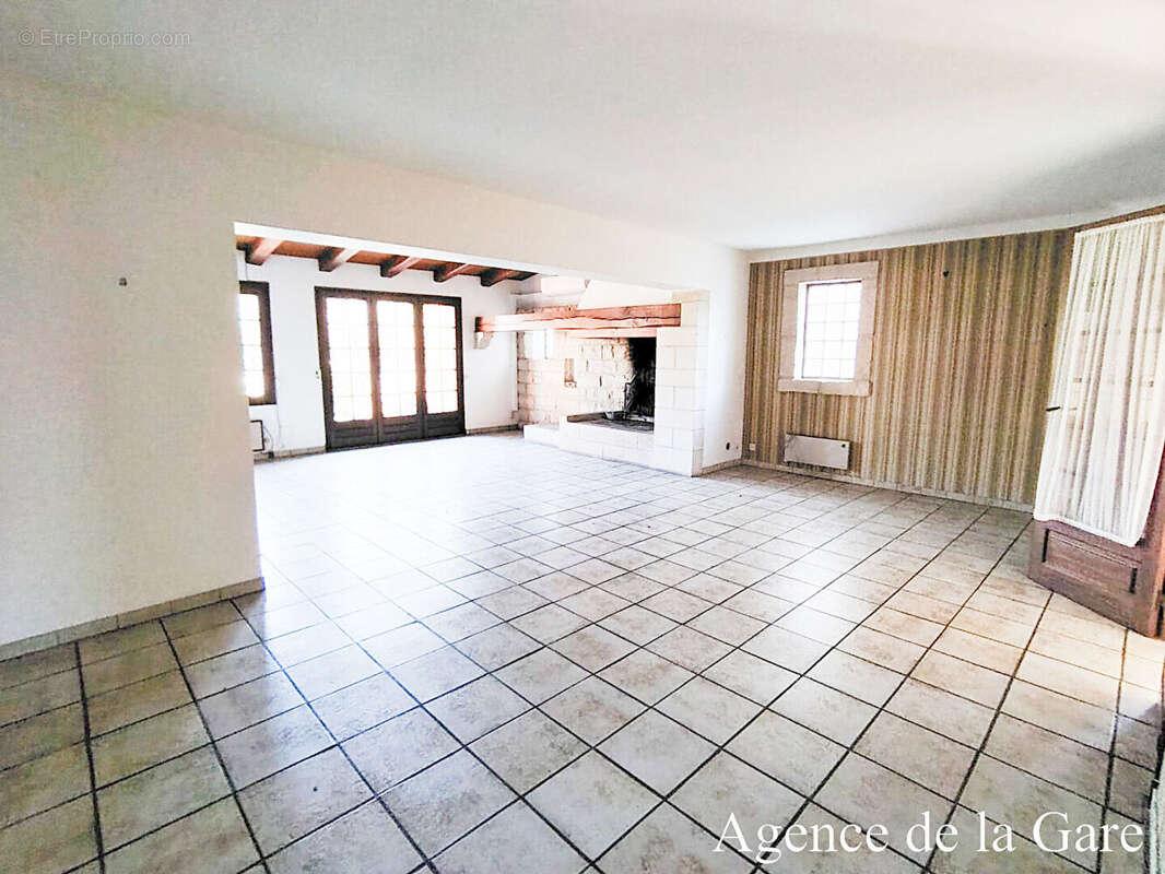 Maison à SARTROUVILLE