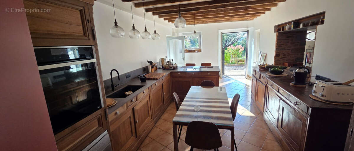 Maison à SAINT-GEORGES-DE-LIVOYE