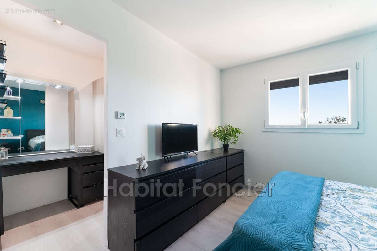 Maison à SAINT-LAURENT-DE-LA-SALANQUE