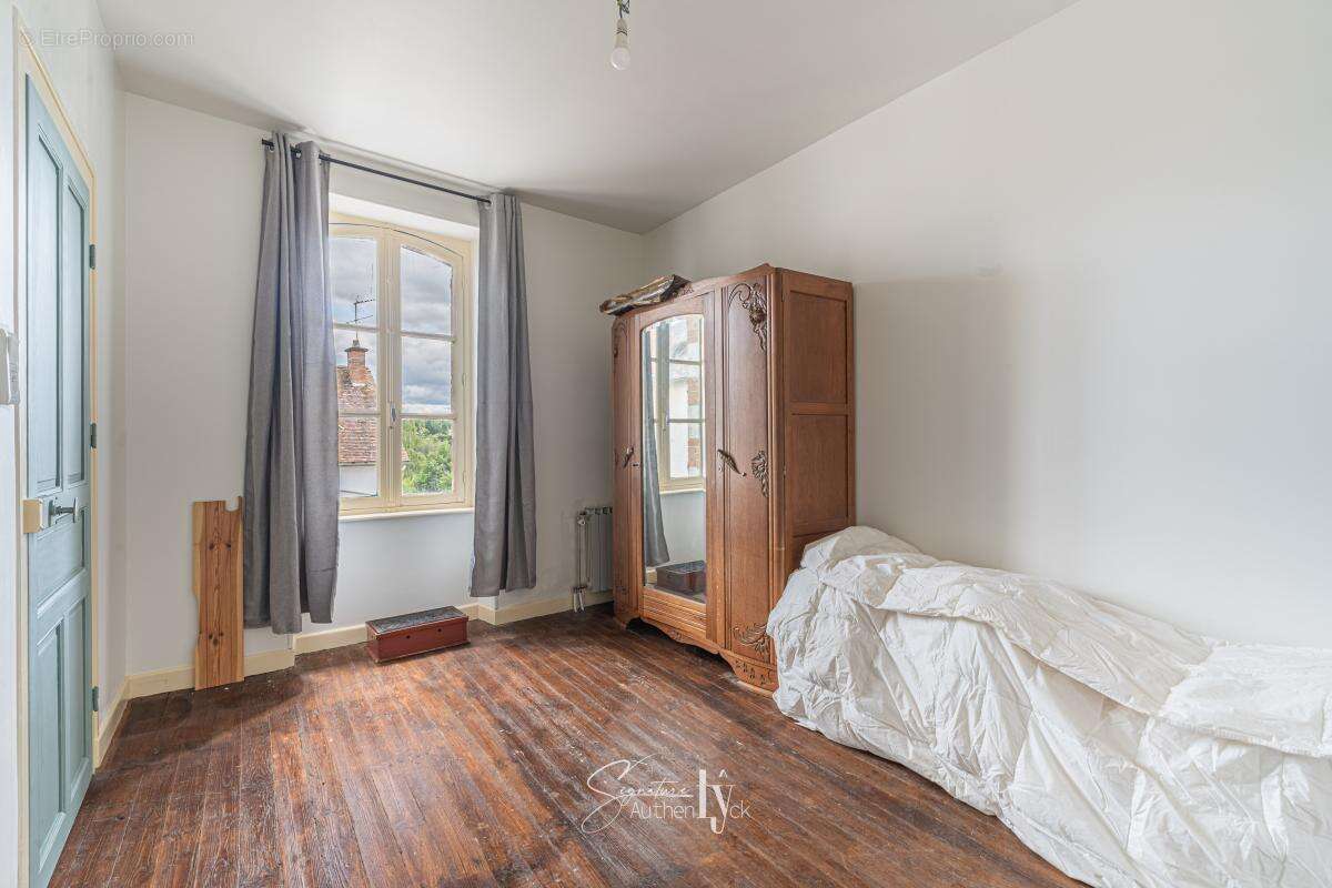 Maison 106 m² à Meuzac  - photo 3
