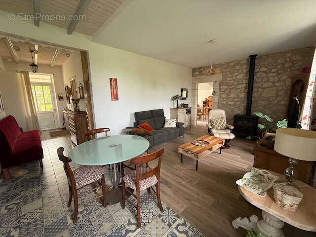 Maison à BONNES