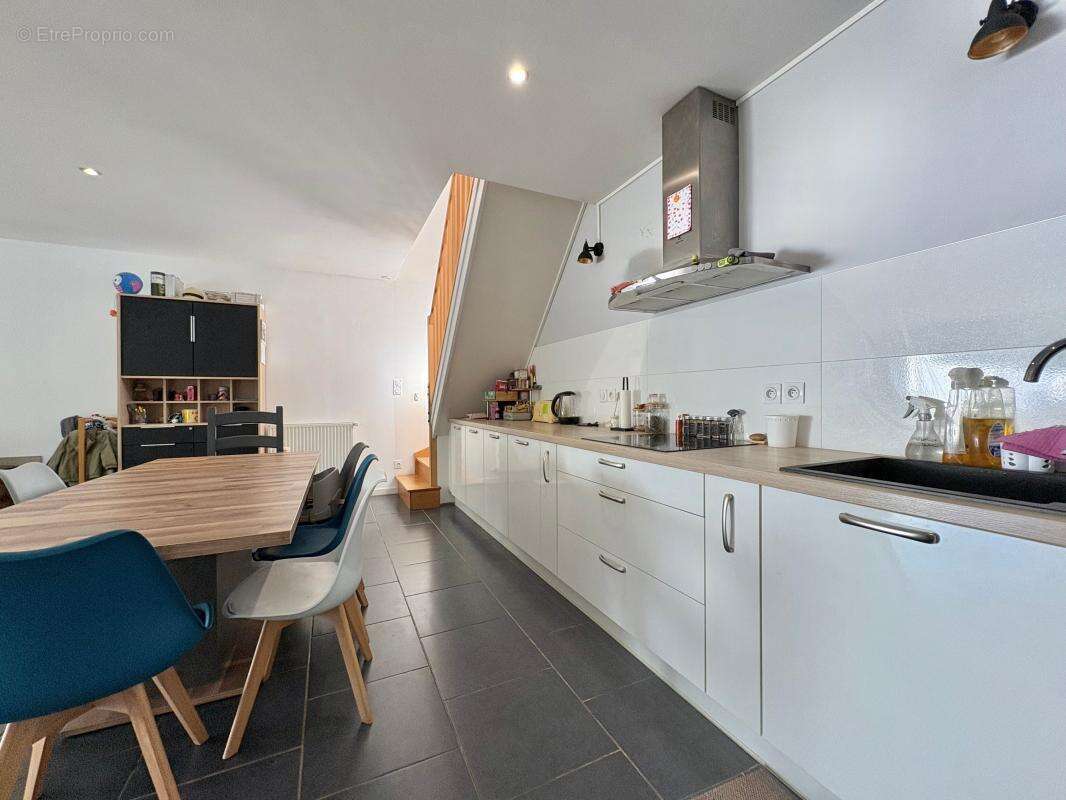 Appartement à CHENOVE