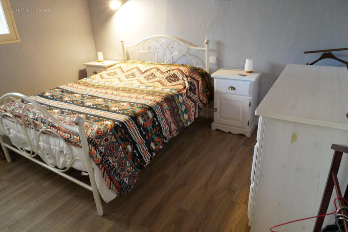 Maison de village à Mauprevoir, Jardins, Garage, Dépendances, Proche des Commerces, 3 Chambres, 2 Salles de Bains - photo 15