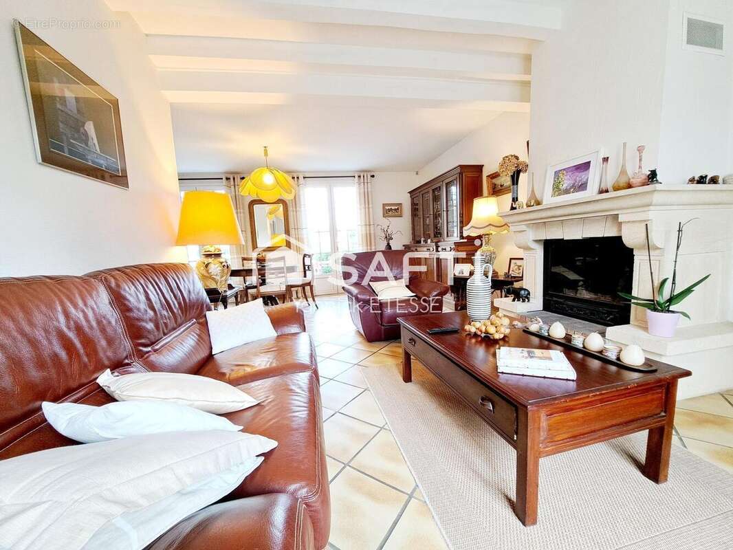 Photo 2 - Maison à MONTIGNY-LES-CORMEILLES