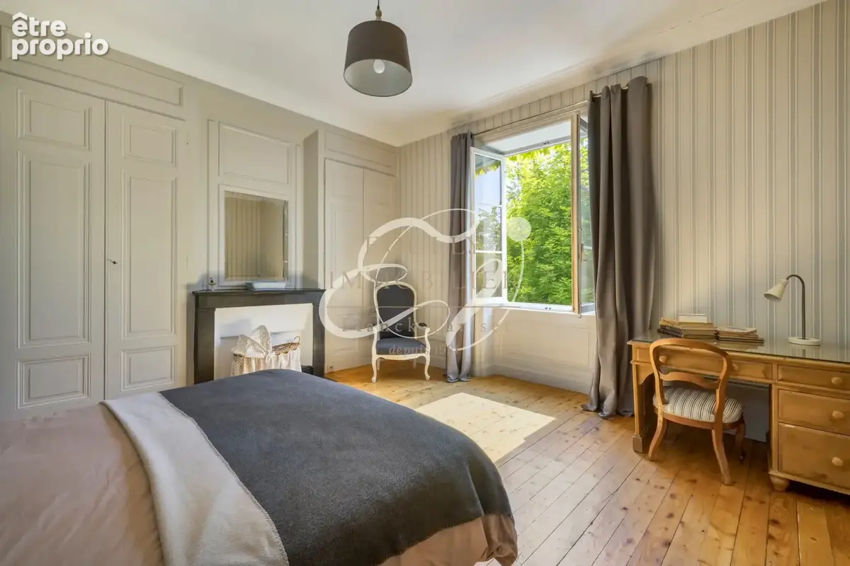 Vente ecully 69130 maison ancienne 11 pieces beaucoup de charme calme belles prestations - photo 9