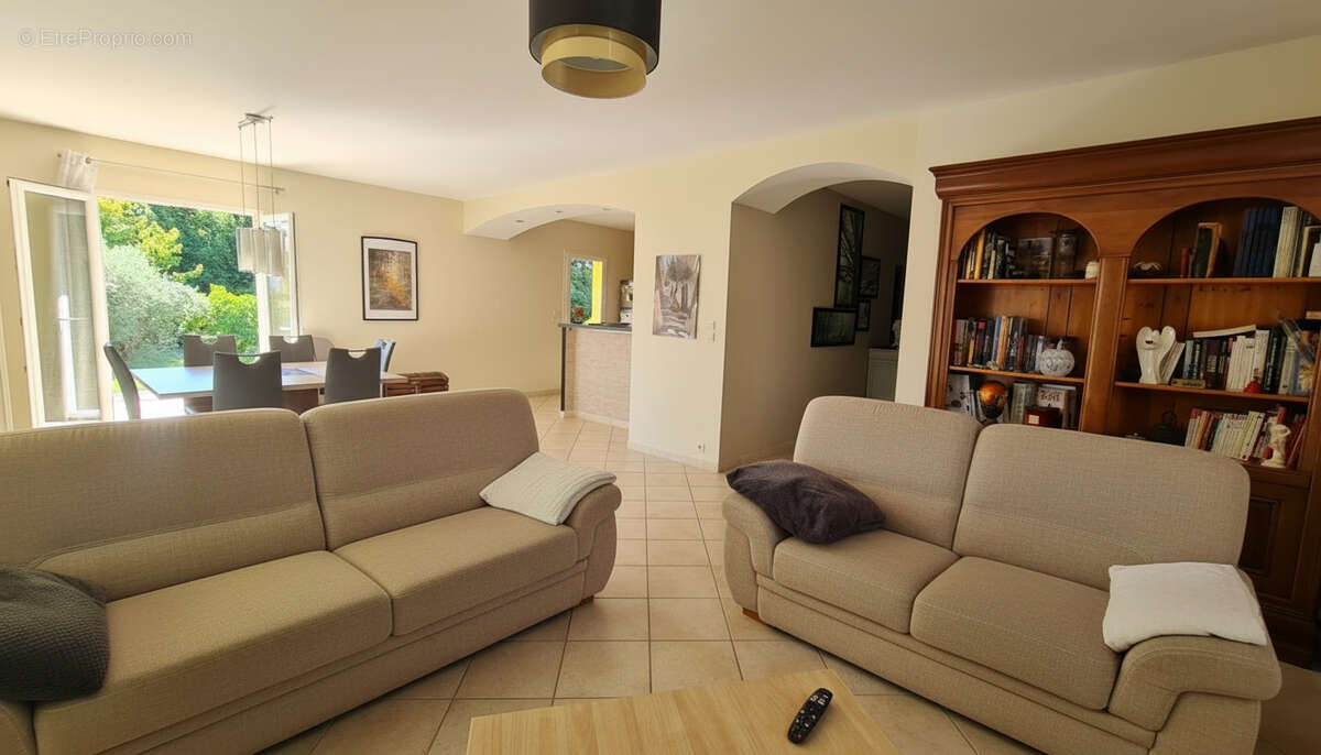 Villa familiale avec piscine sur plus de 2 000 m2   Suite parentale de plain-pied - photo 6