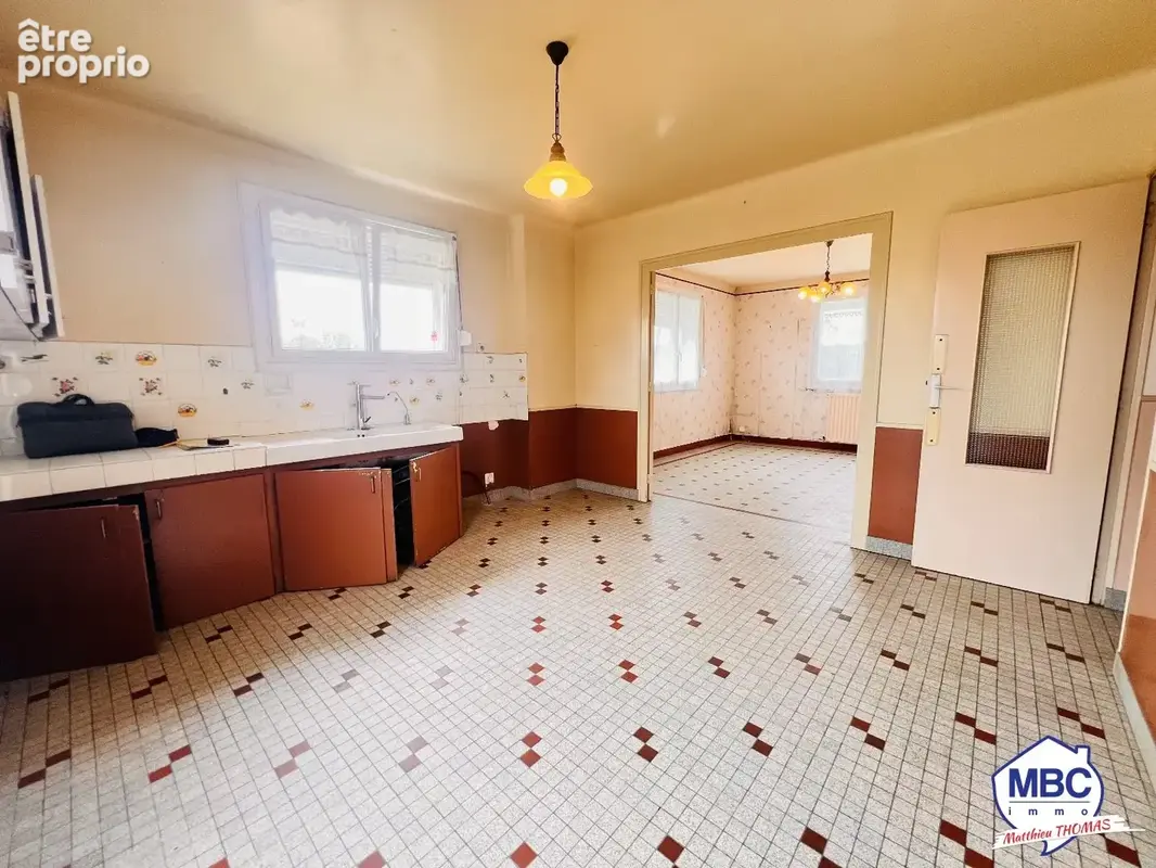 Deux maisons d'habitation avec grange - photo 4