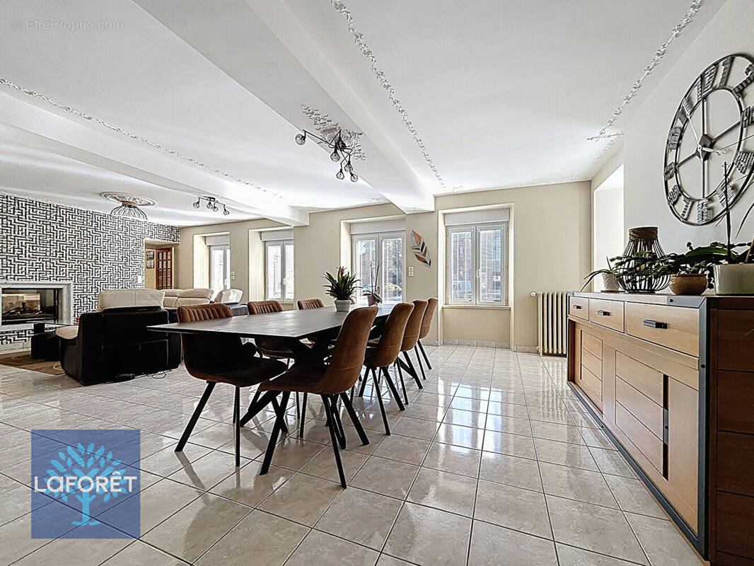 Maison à LA BAZOUGE-DU-DESERT