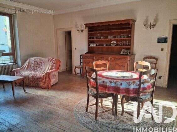 Maison 117 m² à Saint-Jean-Saint-Germain  - photo 2