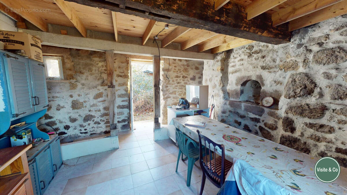 Maison à LA LANDE-DE-LOUGE