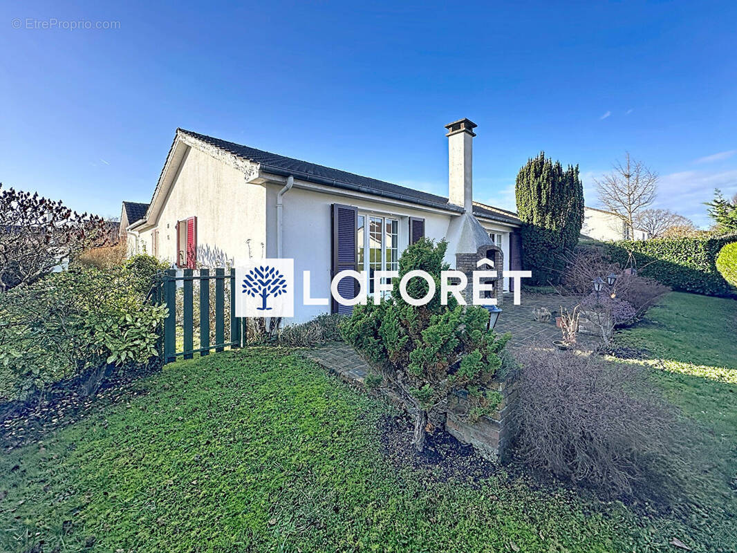 Maison à SAINT-NOM-LA-BRETECHE