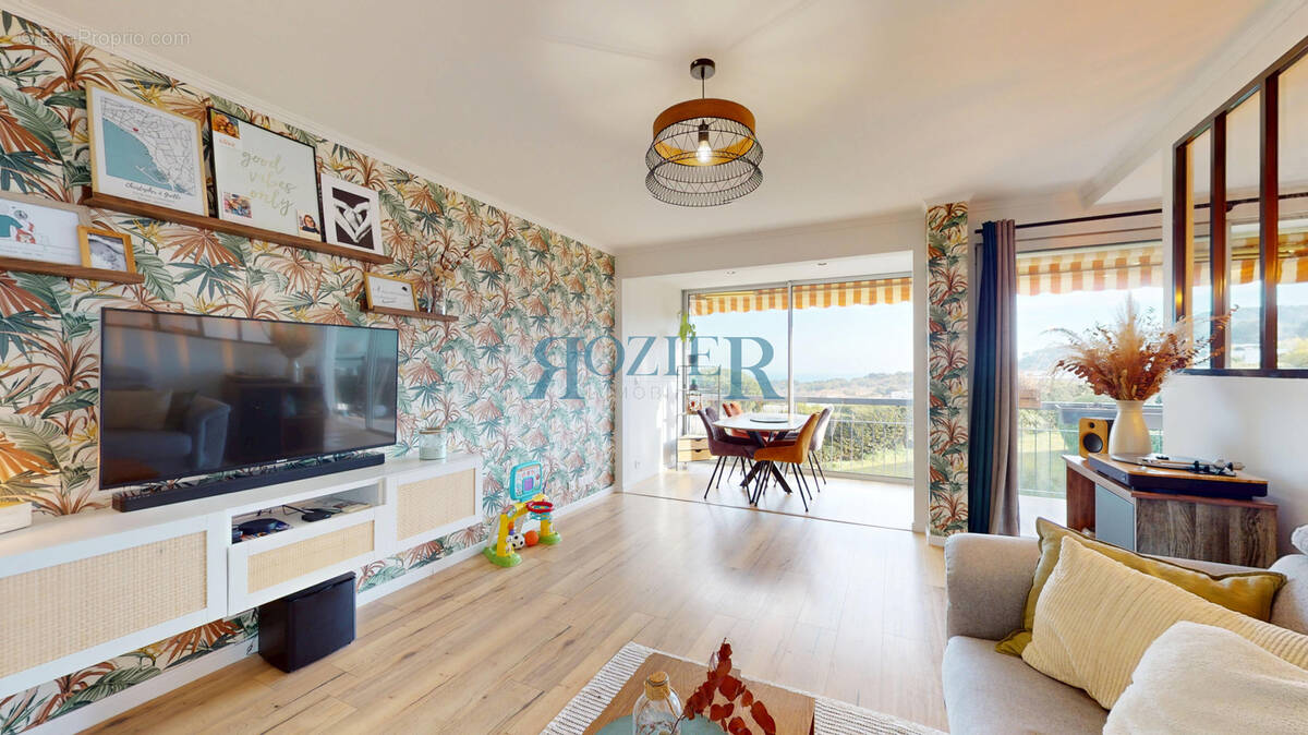 Appartement à VALLAURIS