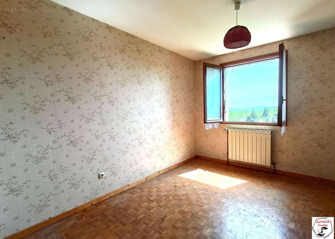 Maison à COLOMBIER-LE-VIEUX