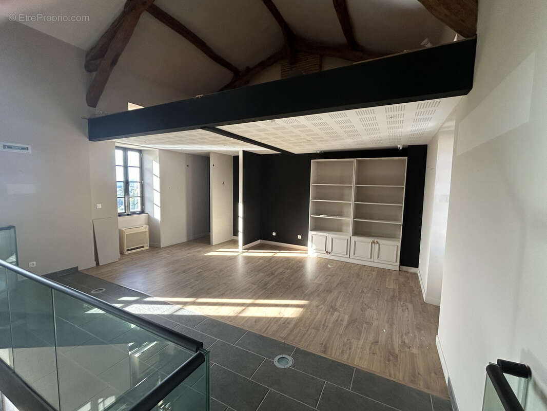 Commerce à PUY-L&#039;EVEQUE