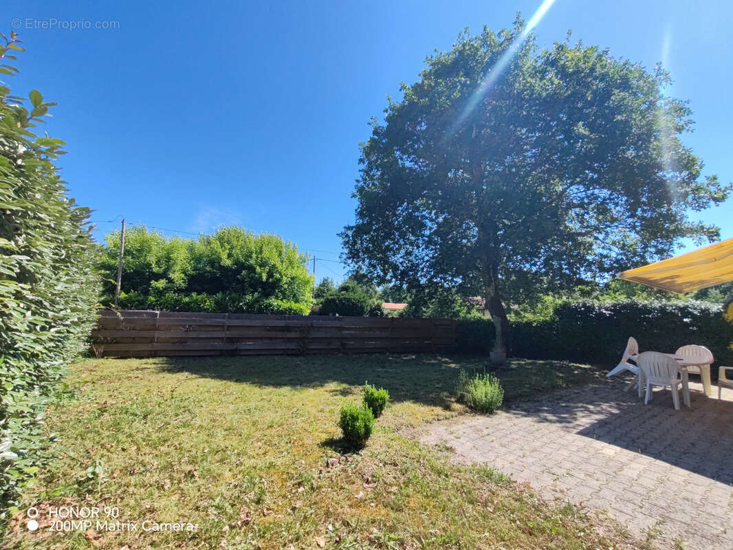 Appartement à SAINT-JULIEN-EN-BORN