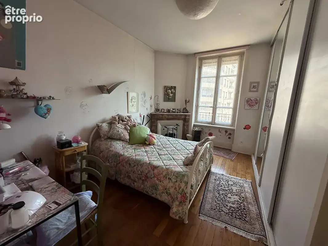 Maison Villeurbanne 4 pièces, charme de l'ancien, 2 cours, 3 chambres possibilité 4 , combles aménageables, caves - photo 12