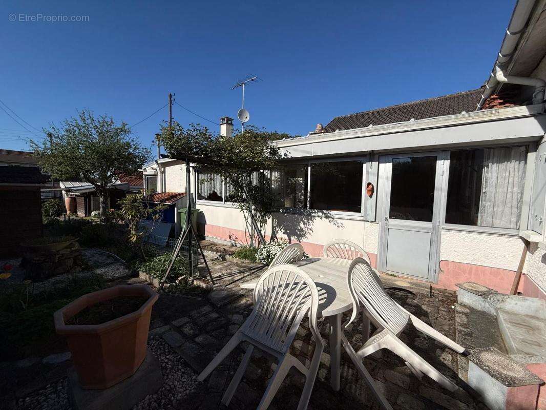 Maison à VILLECRESNES