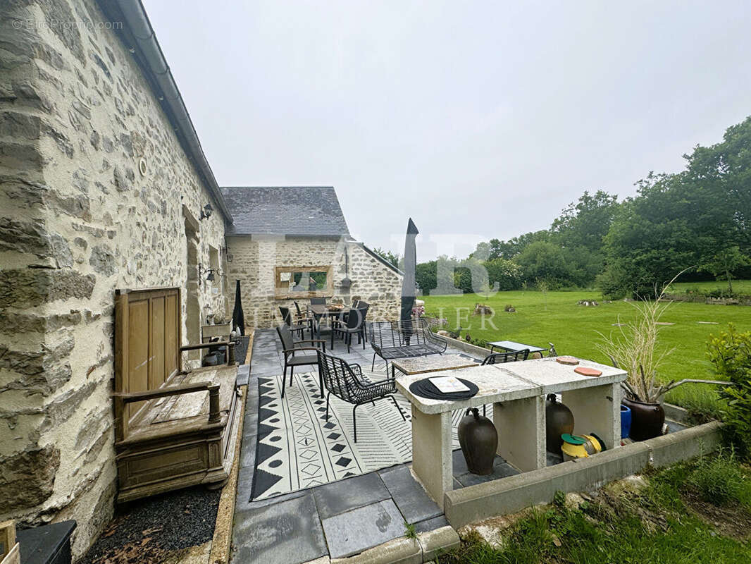 Maison à SAINT-PATRICE-DU-DESERT