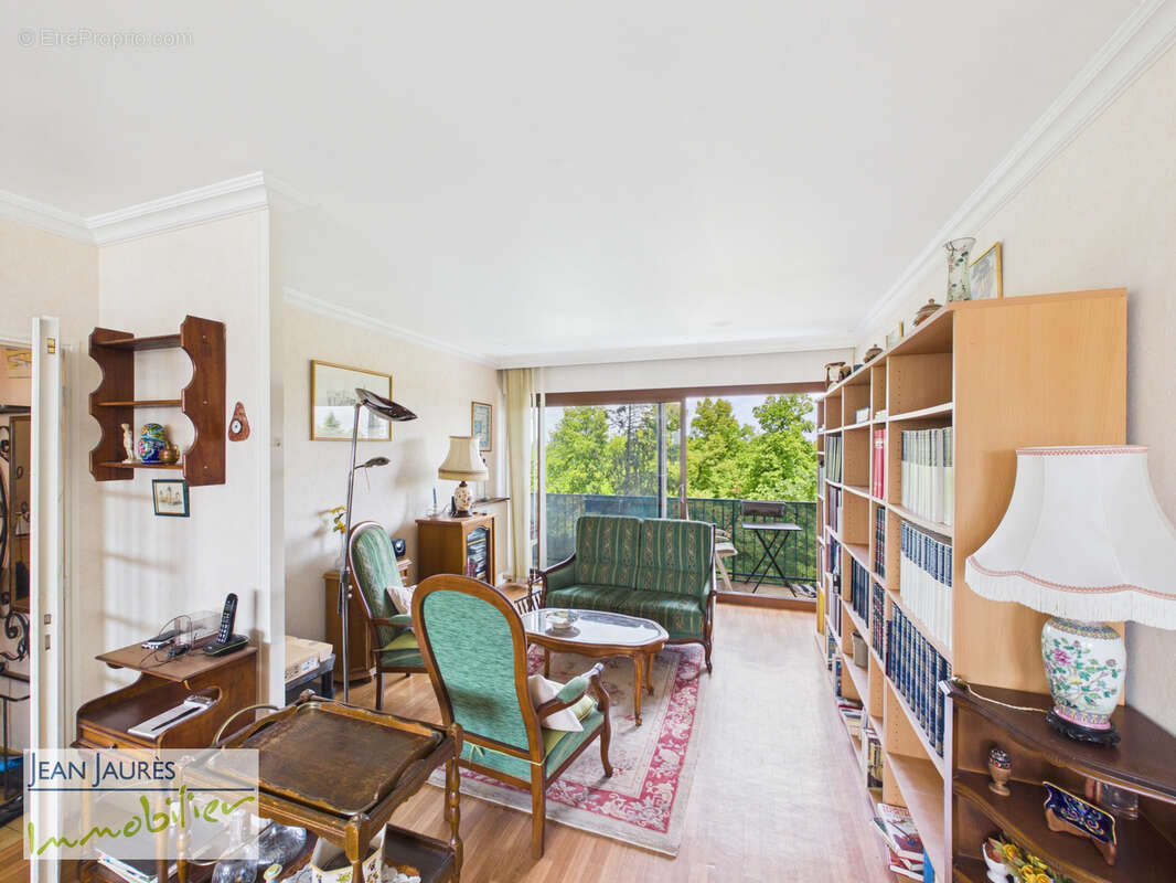 Appartement lumineux avec balcon, garage et vue dégagée   Résidence Saint-Bruno - photo 4