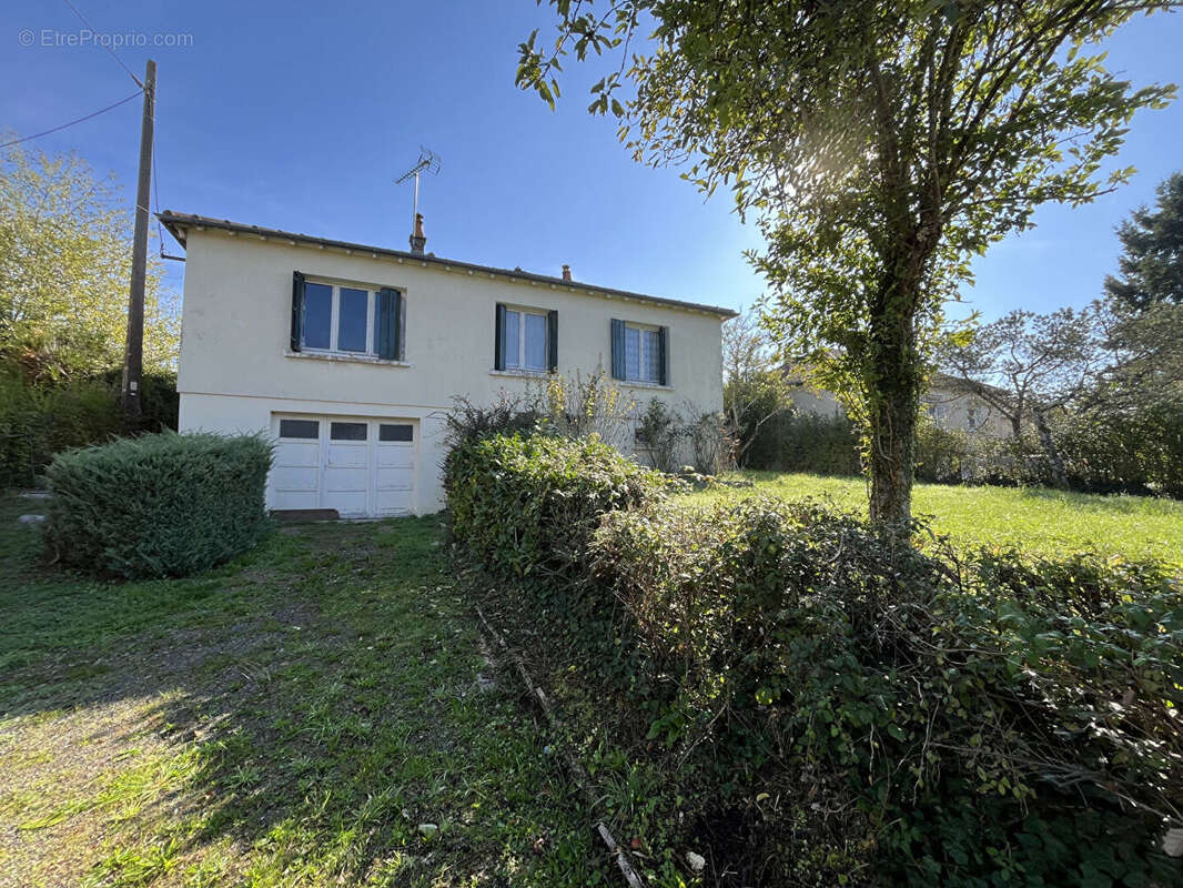 Maison à CERCY-LA-TOUR