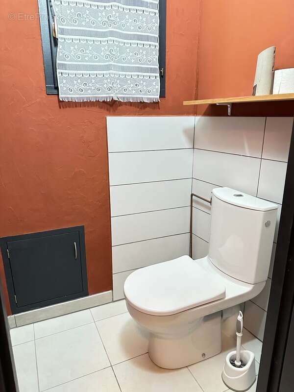 Maison de village, 5 pièces avec cour et garage VINON SUR VERDON (83) - photo 10