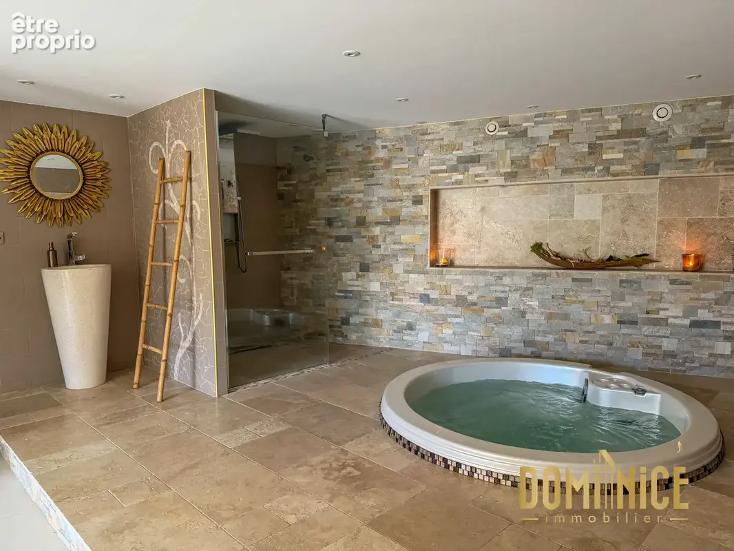Cagnes-sur-Mer Les Collettes   Villa 233 m2, piscine à débordement, vue mer et espace bien-être - photo 27