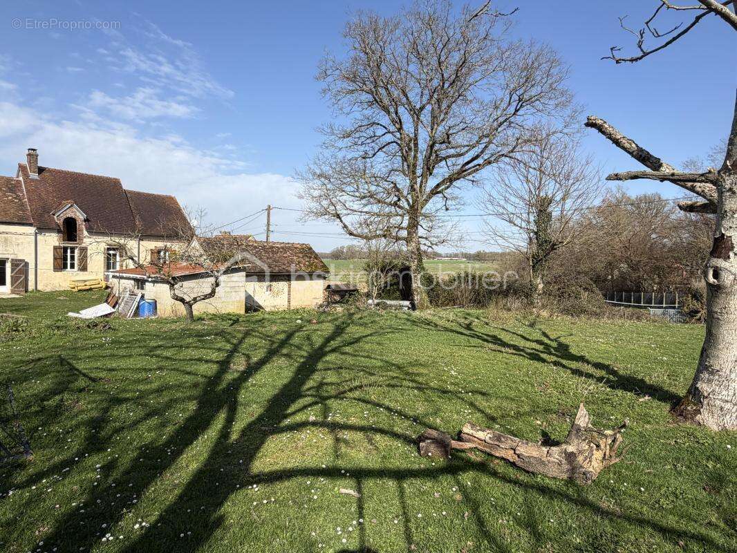 Très beau corps de ferme avec ses dépendances, le tout dans un secteur isolé ! - photo 11