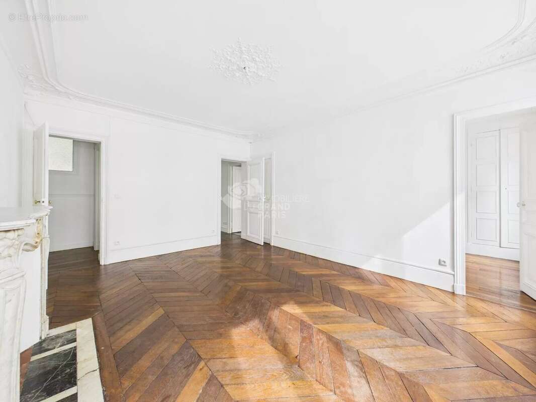 Appartement à PARIS-10E